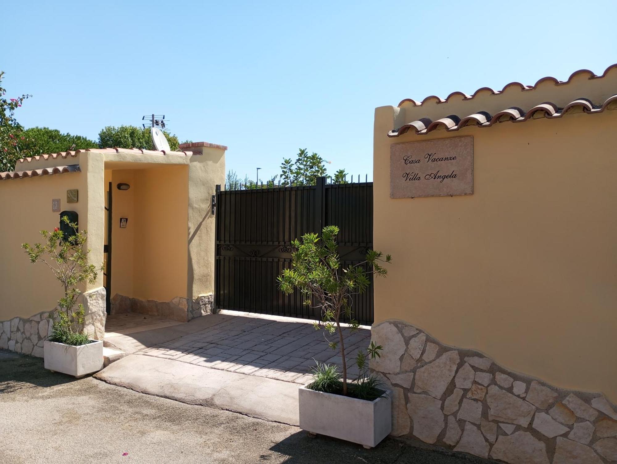 Fiumicino Aeroporto Casa Vacanze Iris Exterior photo